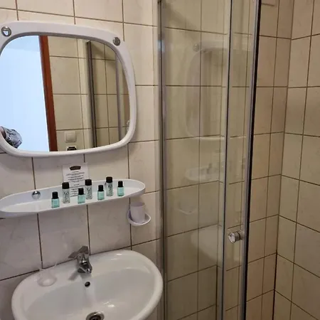 Przy Zelaznym Moscie 3*