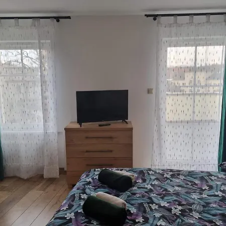 فندق مبيت وإفطار Przy Zelaznym Moscie 3*