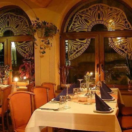 Przy Zelaznym Moscie 3*