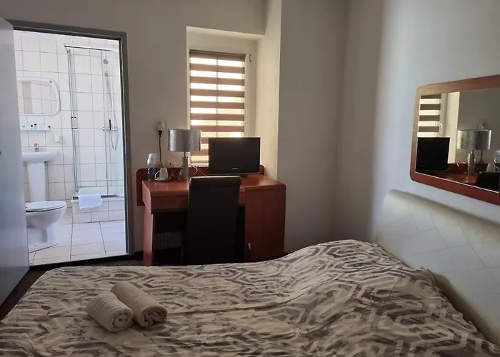 Przy Zelaznym Moscie Oda ve Kahvaltı Kłodzko