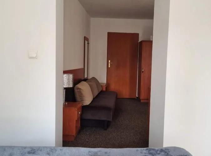 فندق مبيت وإفطار Przy Zelaznym Moscie كوادسكوم