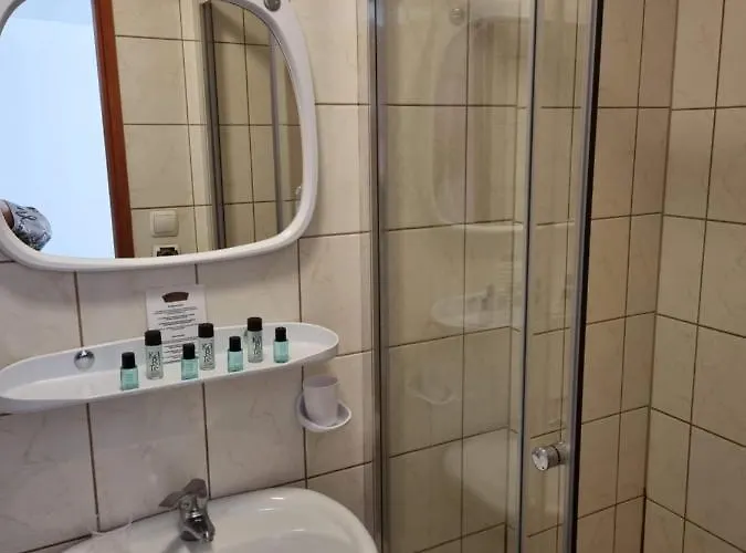 Przy Zelaznym Moscie 3*